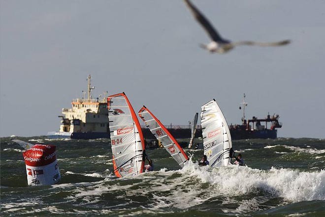 Volwater at the mark - 2009 PWA Colgate World Cup ©  John Carter / PWA http://www.pwaworldtour.com